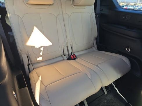 Used 2025 Jeep Grand Cherokee L Limited image 19