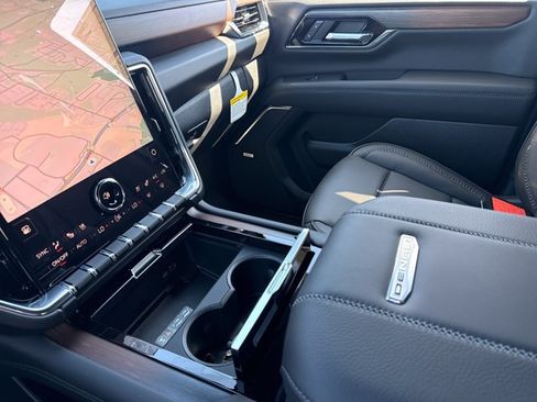 New 2026 GMC Yukon Denali w/ LPO, Floor Liner Package AWD/4WD image 22
