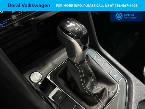Used 2025 Volkswagen Taos SE FWD image 21