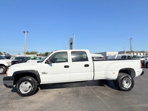 Used 2006 Chevrolet Silverado 3500 W/T w/ Heavy-Duty Power Package image 9