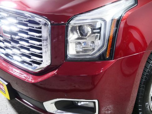 Used 2019 GMC Yukon Denali image 16