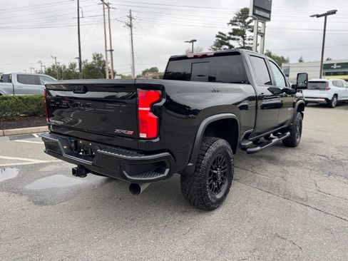 Used 2025 Chevrolet Silverado 2500 ZR2 w/ Technology Package AWD/4WD image 6