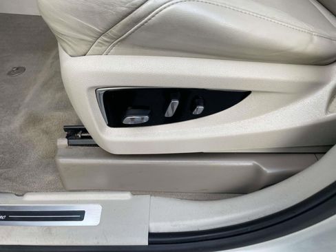 Used 2016 Cadillac Escalade Premium image 25