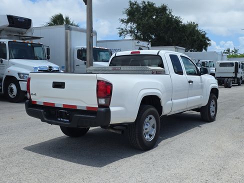Used 2021 Toyota Tacoma SR AWD/4WD image 7