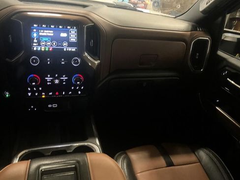 Used 2020 Chevrolet Silverado 3500 High Country w/ Z71 Off-Road Package AWD/4WD image 5