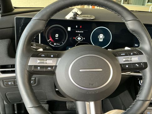 Certified 2025 Hyundai Santa Cruz Limited image 10