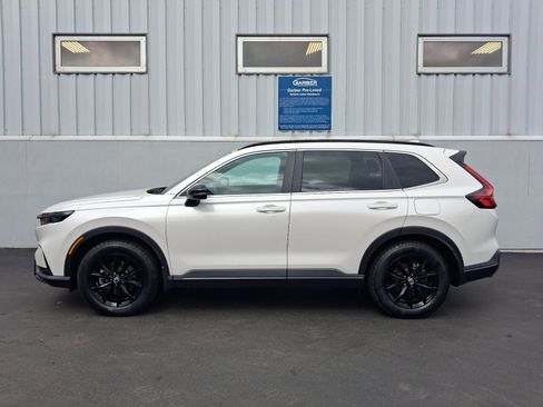 Used 2025 Honda CR-V Sport image 2