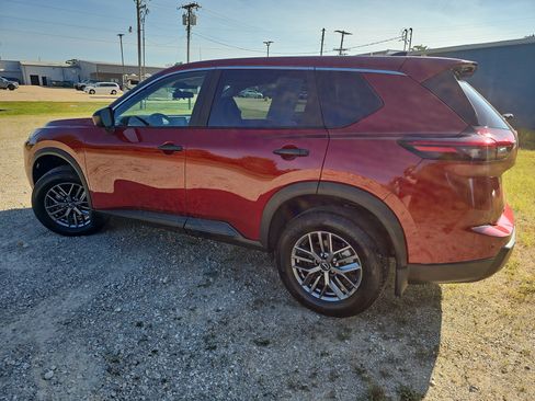 Used 2026 Nissan Rogue S FWD image 7
