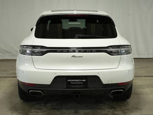 Certified 2021 Porsche Macan image 12