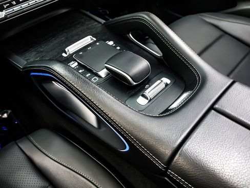 Certified 2025 Mercedes-Benz GLS 450 4MATIC image 8