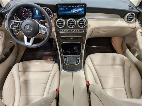 Used 2022 Mercedes-Benz GLC 300 w/ Premium Package Lite image 18
