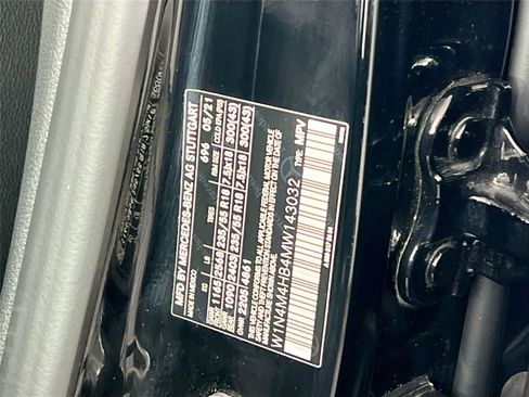 Used 2021 Mercedes-Benz GLB 250 4MATIC image 30