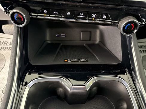 New 2026 Chevrolet Traverse Z71 w/ Enhanced Driving Package AWD/4WD image 37
