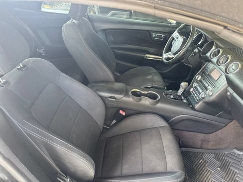 Used 2015 Ford Mustang Convertible RWD image 20