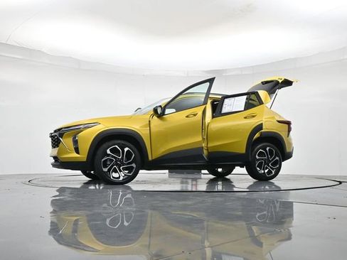 Used 2025 Chevrolet Trax RS w/ Driver Confidence Package image 51