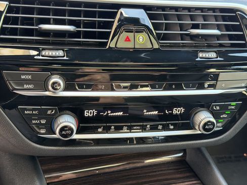 Used 2023 BMW 540i w/ Premium Package RWD image 30