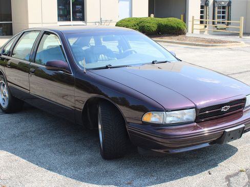 Used 1996 Chevrolet Impala SS RWD image 34