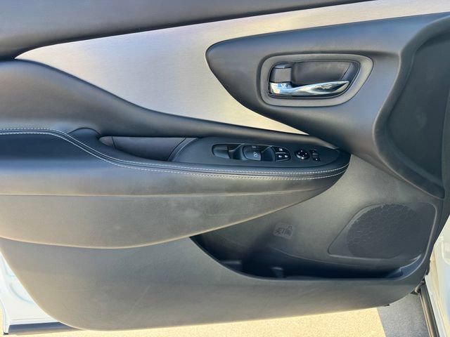 Used 2023 Nissan Murano SV AWD/4WD image 17