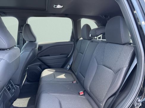 Used 2025 Subaru Forester Premium AWD/4WD image 18