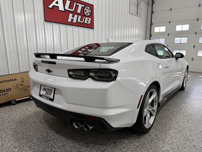 Used 2022 Chevrolet Camaro SS RWD image 19
