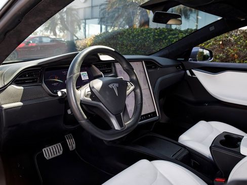 Used 2020 Tesla Model S Performance image 23