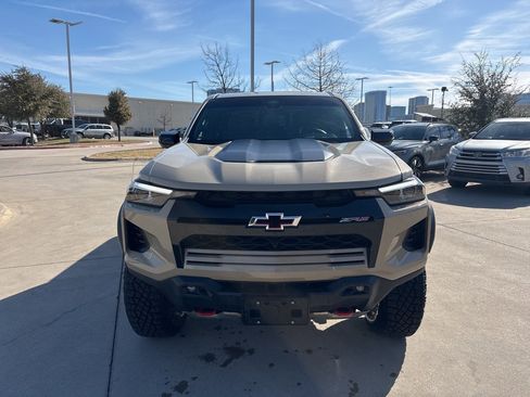 Used 2023 Chevrolet Colorado ZR2 w/ ZR2 Convenience Package III image 2