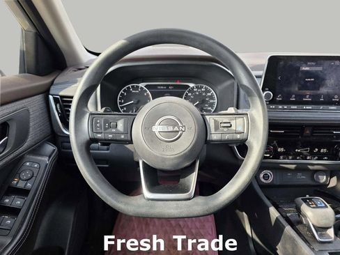 Used 2022 Nissan Rogue SV image 12