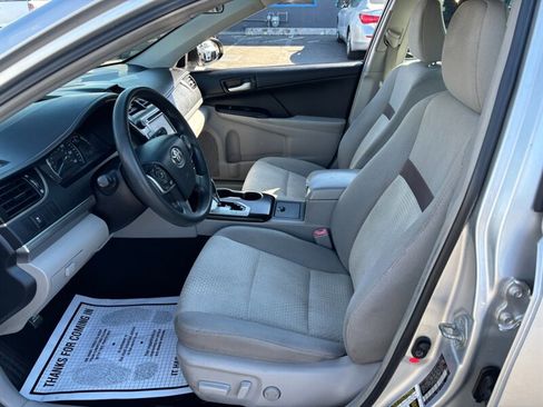 Used 2014 Toyota Camry LE image 6