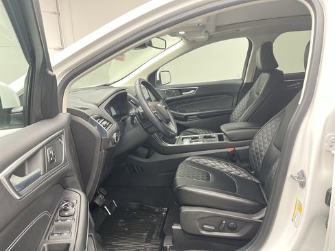 Certified 2023 Ford Edge Titanium w/ Class II Trailer Tow Package image 3