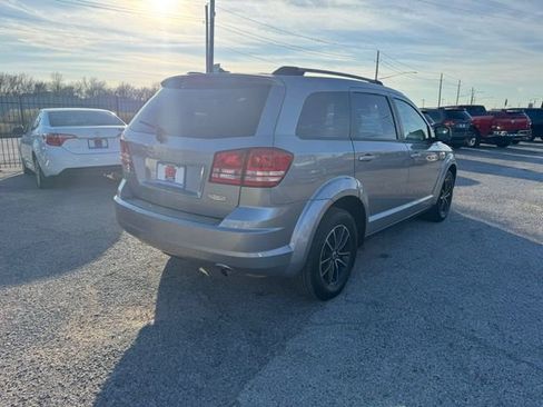 Used 2018 Dodge Journey SE w/ Popular Equipment Group image 5