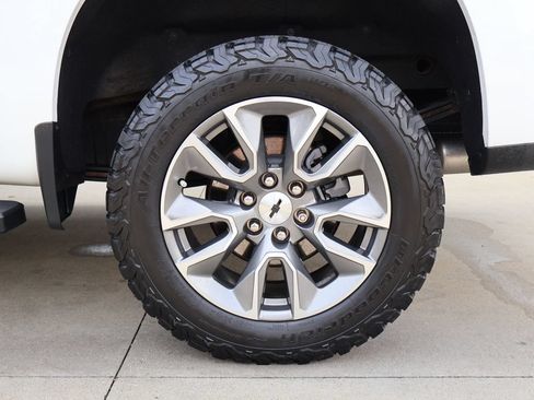 Certified 2022 Chevrolet Silverado 1500 RST AWD/4WD image 44