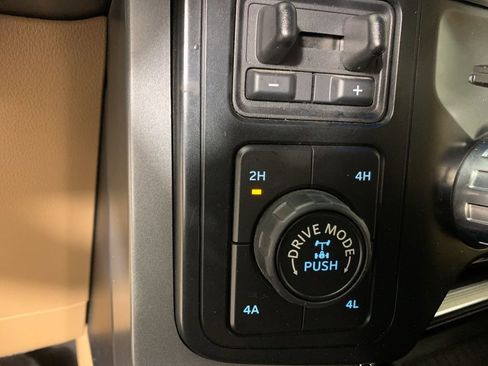 Used 2022 Ford F150 Lariat w/ Equipment Group 502A High AWD/4WD image 28