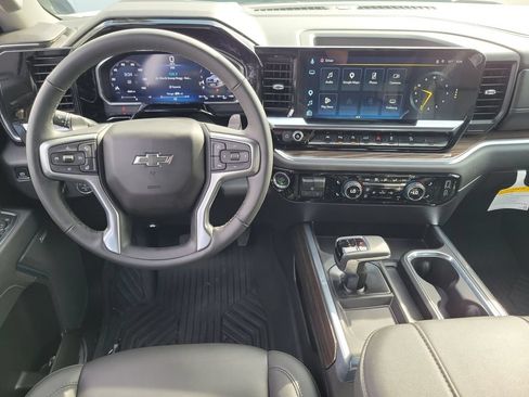 Used 2026 Chevrolet Silverado 1500 LT Trail Boss w/ Safety Package AWD/4WD image 4