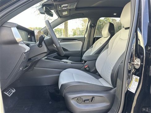 New 2026 Volkswagen Tiguan SE R-Line image 12