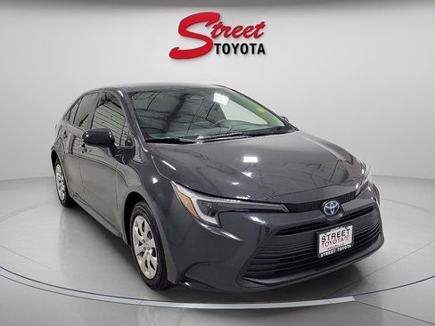 Certified 2024 Toyota Corolla LE image 5