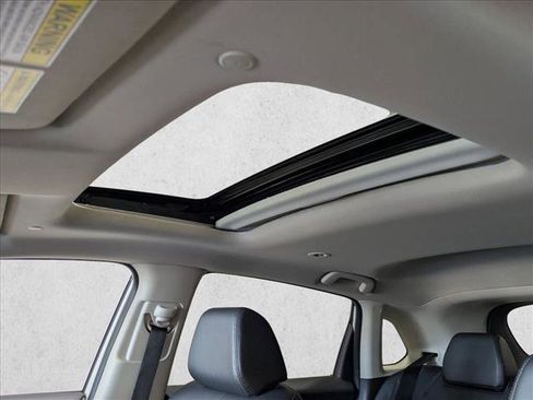 Used 2025 Honda HR-V EX-L image 17