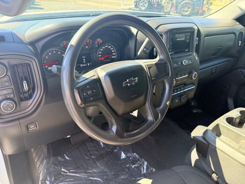 Used 2019 Chevrolet Silverado 1500 Custom Trail Boss AWD/4WD image 20