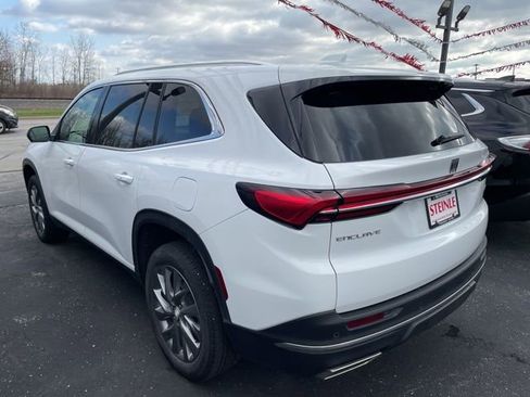 Used 2025 Buick Enclave Preferred FWD image 21