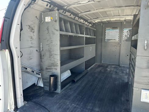 Used 2001 Chevrolet Express 1500 RWD image 28