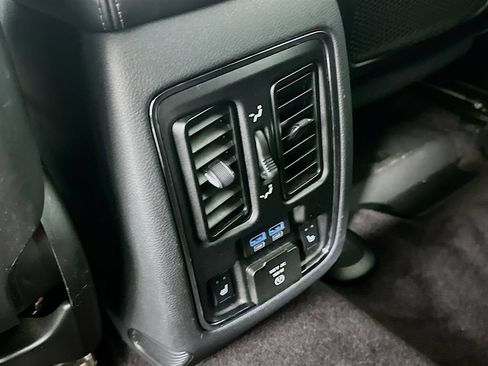 Certified 2019 Jeep Grand Cherokee Overland AWD/4WD image 33