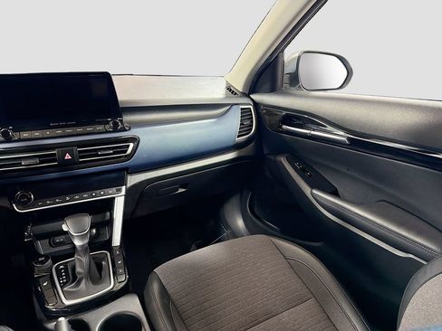 Used 2022 Kia Seltos S AWD/4WD image 25