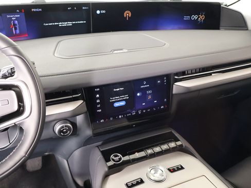 New 2026 Lincoln Navigator Premiere AWD/4WD image 5