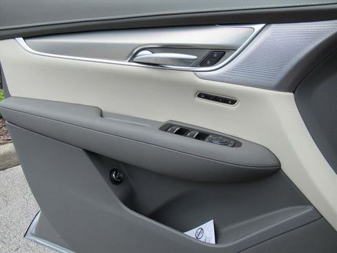 New 2026 Cadillac XT5 Premium Luxury w/ Driver Assist Package FWD image 18