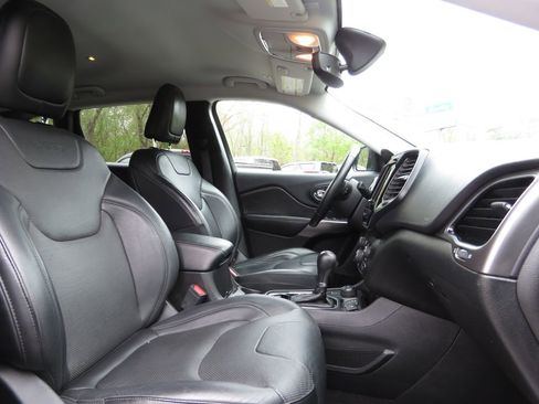 Used 2019 Jeep Cherokee Limited AWD/4WD image 13