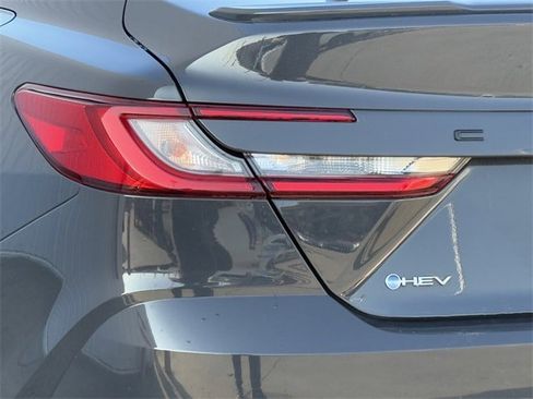 Used 2025 Toyota Camry SE image 6