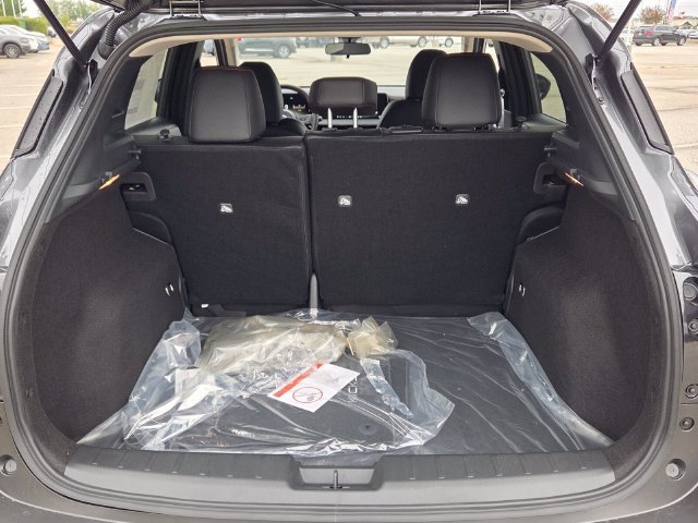 New 2027 Nissan Kicks SR w/ Cold Weather Package FWD image 12