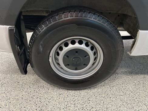 Used 2022 Mercedes-Benz Sprinter 1500 image 25