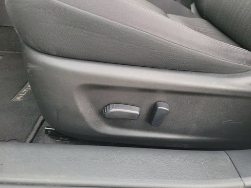 Used 2025 Nissan Altima 2.5 SV FWD image 19