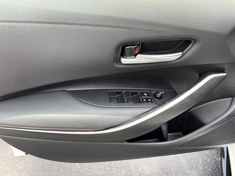 Certified 2025 Toyota Corolla SE FWD image 9
