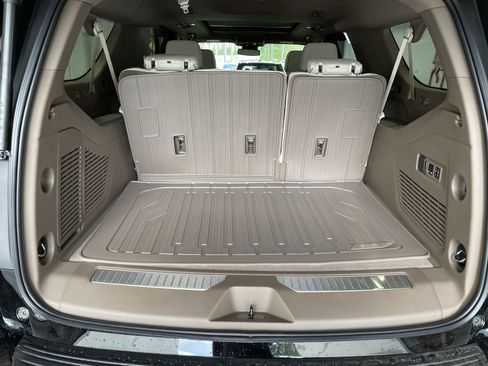 New 2026 GMC Yukon XL Denali image 9